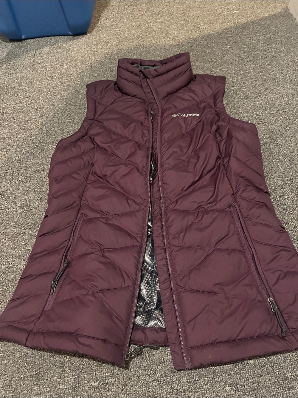 Columbia Women’s Quilted Vest - Plum